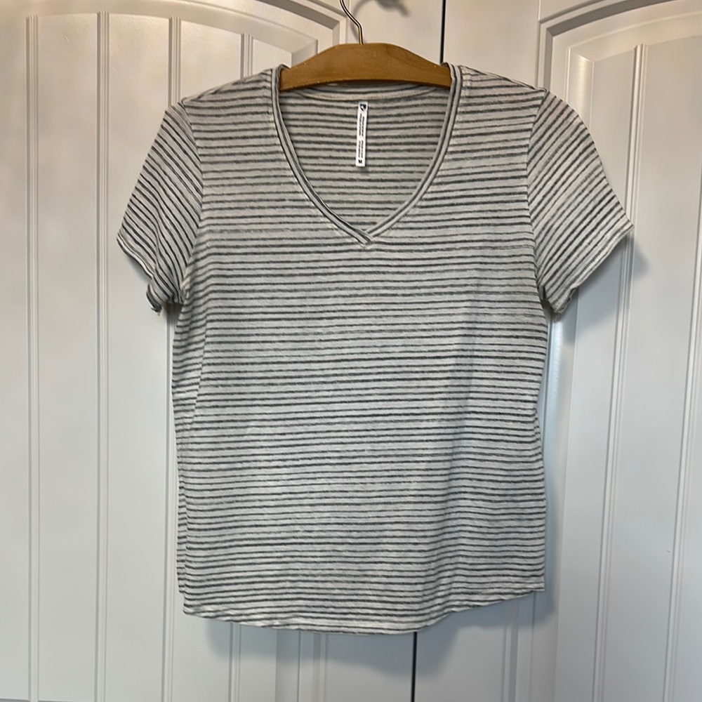 Kuhl Gray Ribbed Fitted Short Sleeve Tee